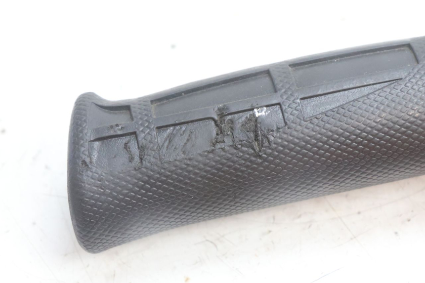 photo de POIGNEE ACCELERATEUR YAMAHA BW'S BWS 125 (2010 - 2013) - Vue d’ensemble