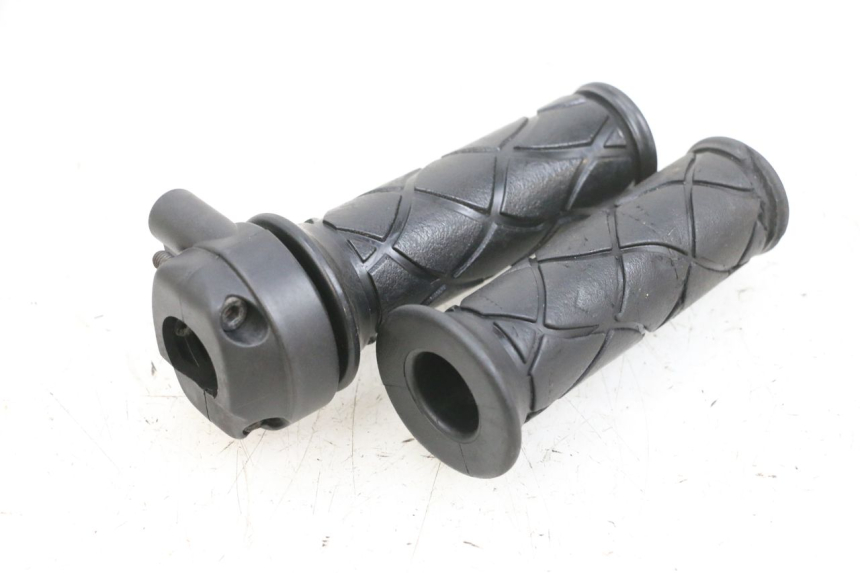 photo de POIGNEE ACCELERATEUR YAMAHA BW'S EASY 50 (2013 - 2016) - Détail de la pièce