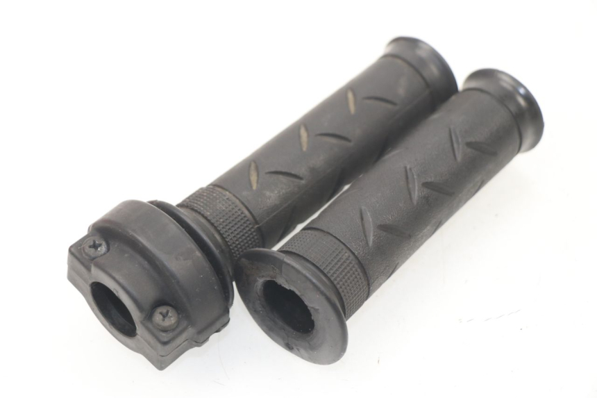 photo de POIGNEE ACCELERATEUR HONDA CBF 125 (2009 - 2015)