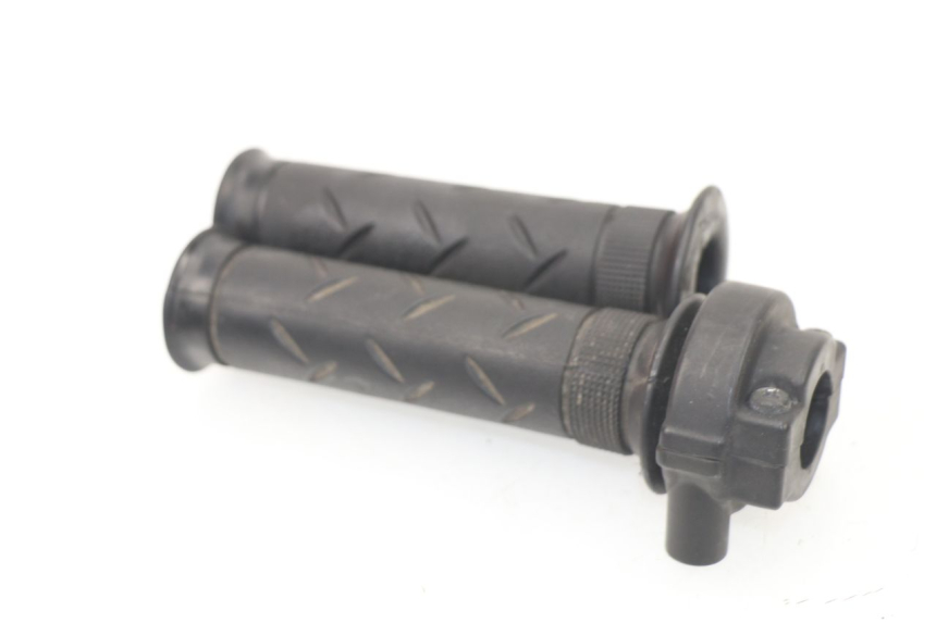 photo de POIGNEE ACCELERATEUR HONDA CBF 125 (2009 - 2015)