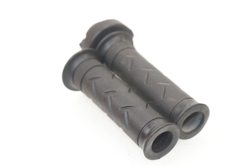 photo de POIGNEE ACCELERATEUR HONDA CBF 125 (2009 - 2015)