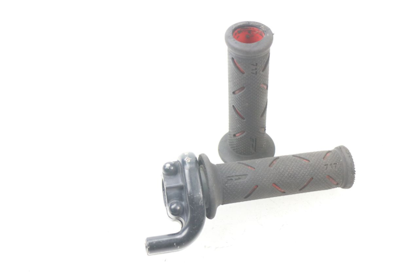 photo de POIGNEE ACCELERATEUR HONDA CRF CR-F 450 (2001 - 2005) - Vue principale