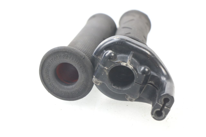 photo de POIGNEE ACCELERATEUR HONDA CRF CR-F 450 (2001 - 2005) - Vue d’ensemble