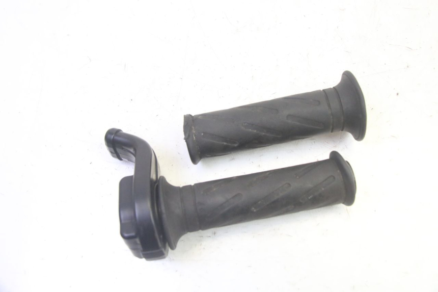 photo de POIGNEE ACCELERATEUR SUZUKI DL V STROM 1000 (2002 - 2007) - Vue principale