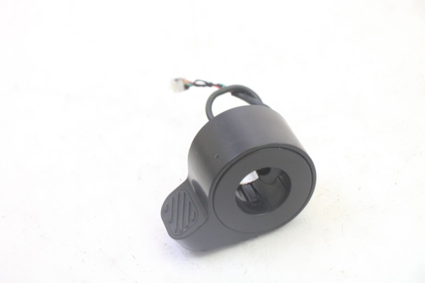 photo de POIGNEE ACCELERATEUR SEGWAY NINEBOT F65I 1