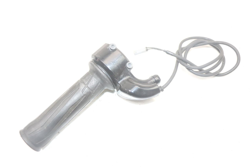 photo de POIGNEE ACCELERATEUR YAMAHA FJR ABS 1300 (2006 - 2012) - Points de fixation