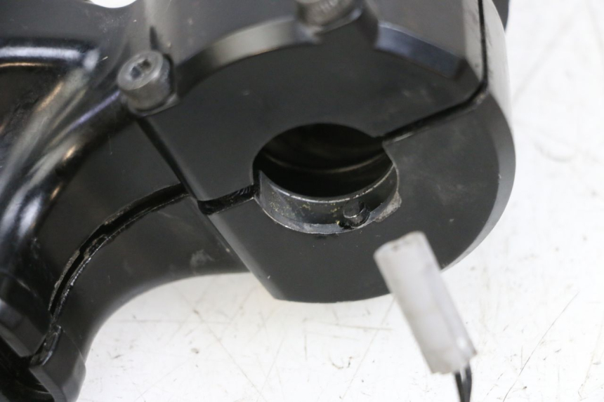photo de POIGNEE ACCELERATEUR YAMAHA FJR ABS 1300 (2006 - 2012) - Zoom état d’usage