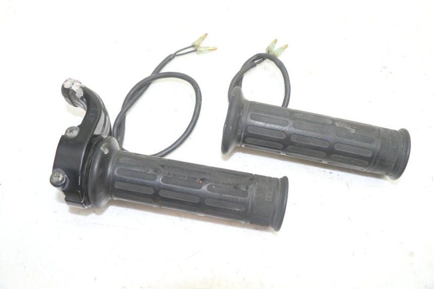 photo de POIGNEE ACCELERATEUR YAMAHA FJR 1300 (2001 - 2005) - Vue principale