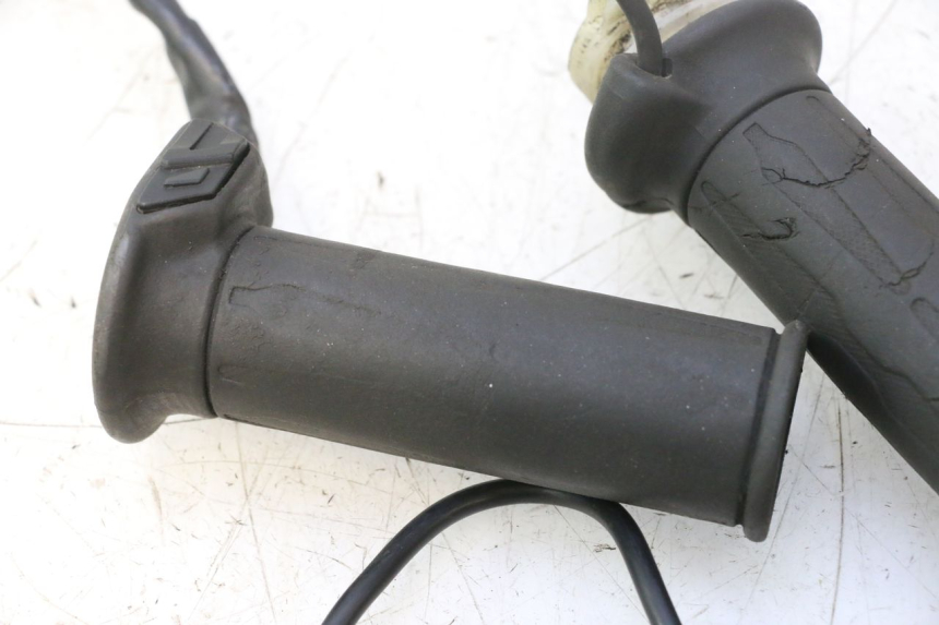 photo de POIGNEE ACCELERATEUR GILERA GP 800 (2007 - 2013) - Détail de la pièce