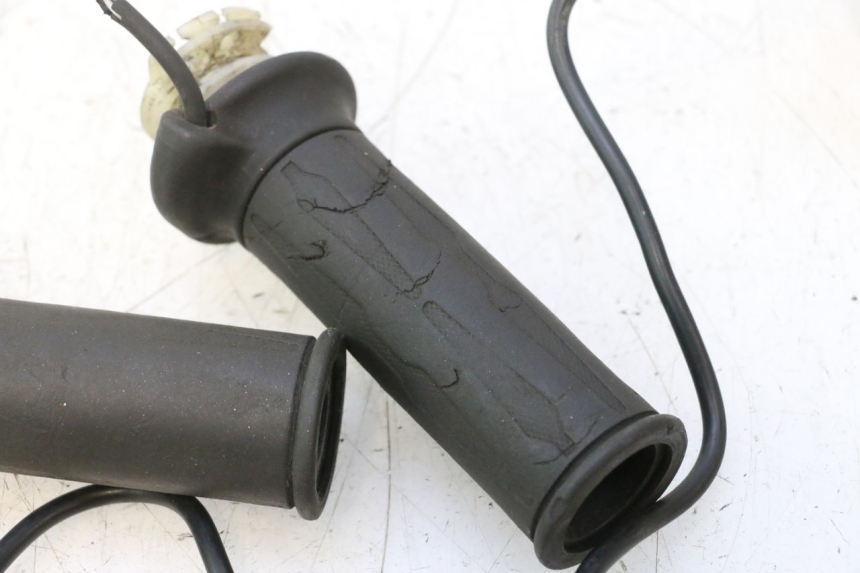 photo de POIGNEE ACCELERATEUR GILERA GP 800 (2007 - 2013) - Zoom état d’usage