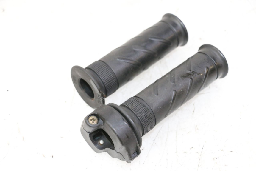 photo de POIGNEE ACCELERATEUR DAELIM HISTORY 125 (2001 - 2002)