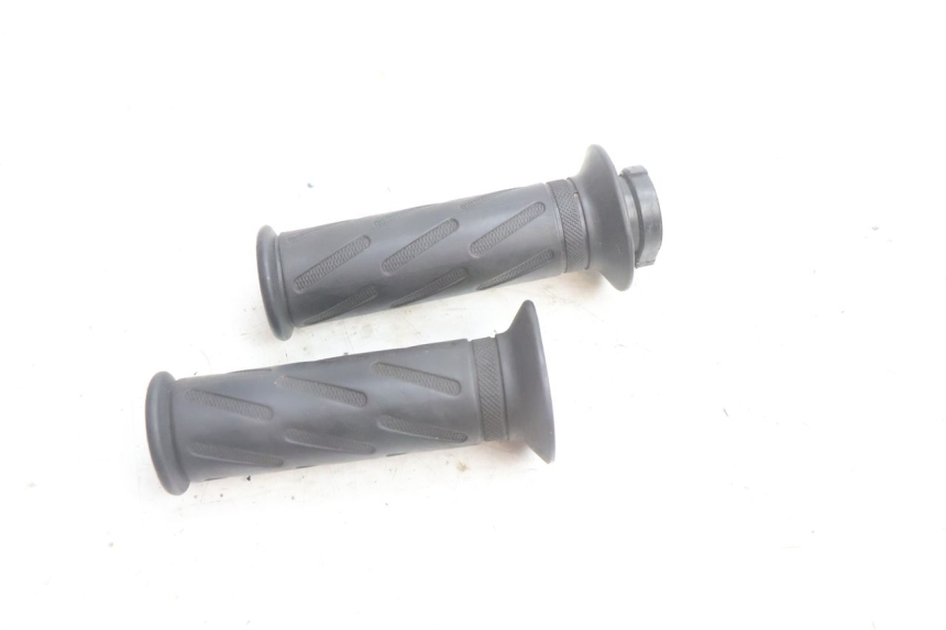 photo de POIGNEE ACCELERATEUR PEUGEOT KISBEE 2T 50 (2010 - 2017) - Autre angle de vue