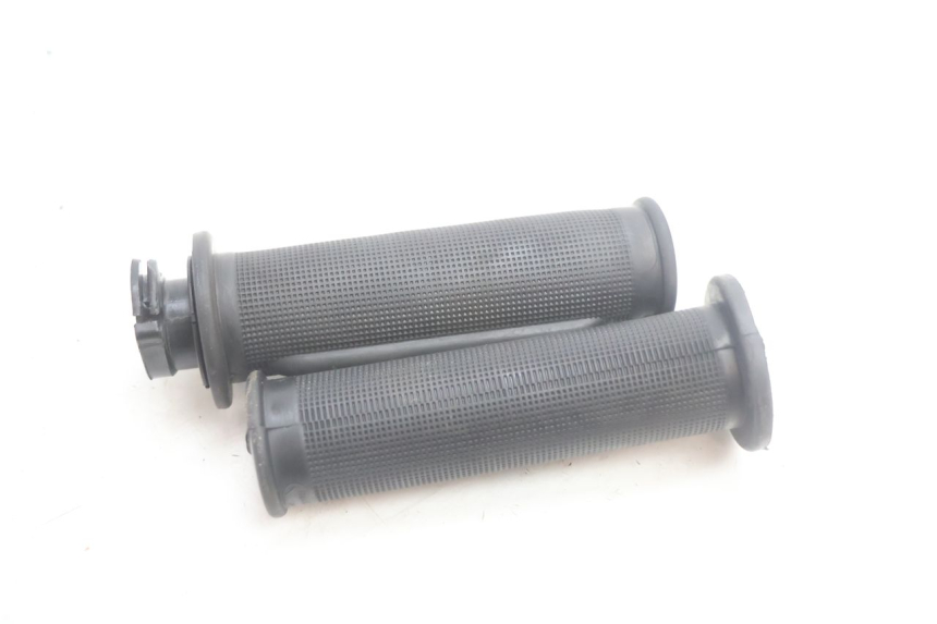 photo de POIGNEE ACCELERATEUR PEUGEOT KISBEE 4T 50 (2010 - 2017) - Vue principale
