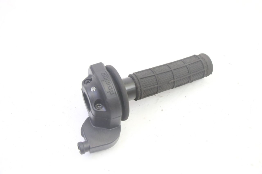 photo de POIGNEE ACCELERATEUR PEUGEOT LUDIX 50 (2005 - 2007) - Vue d’ensemble