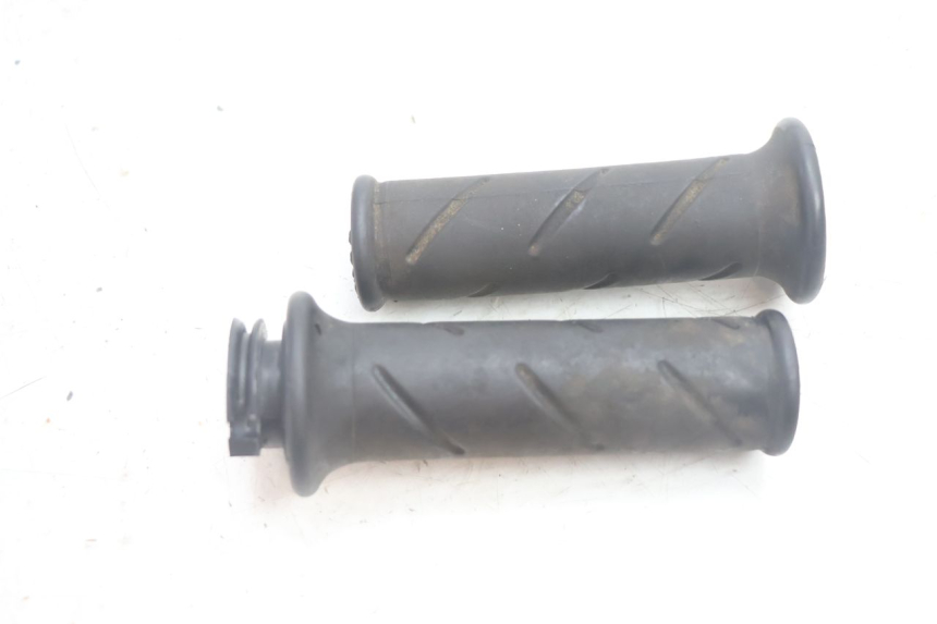 photo de POIGNEE ACCELERATEUR PEUGEOT LUDIX 50 (2005 - 2007) - Vue principale