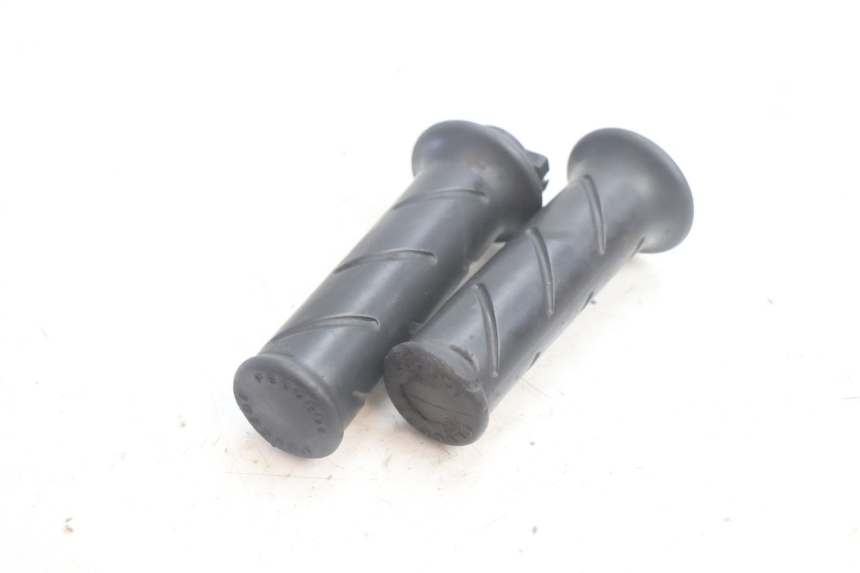 photo de POIGNEE ACCELERATEUR PEUGEOT LUDIX PRO 2T 50 (2010 - 2017) - Autre angle de vue