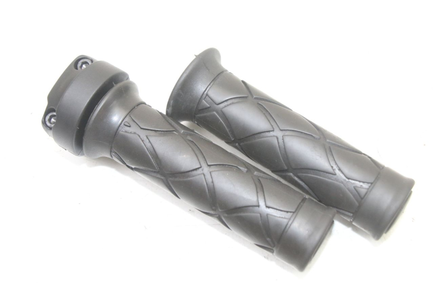 photo de POIGNEE ACCELERATEUR MBK OVETTO ONE 2T 50 (2013 - 2017)