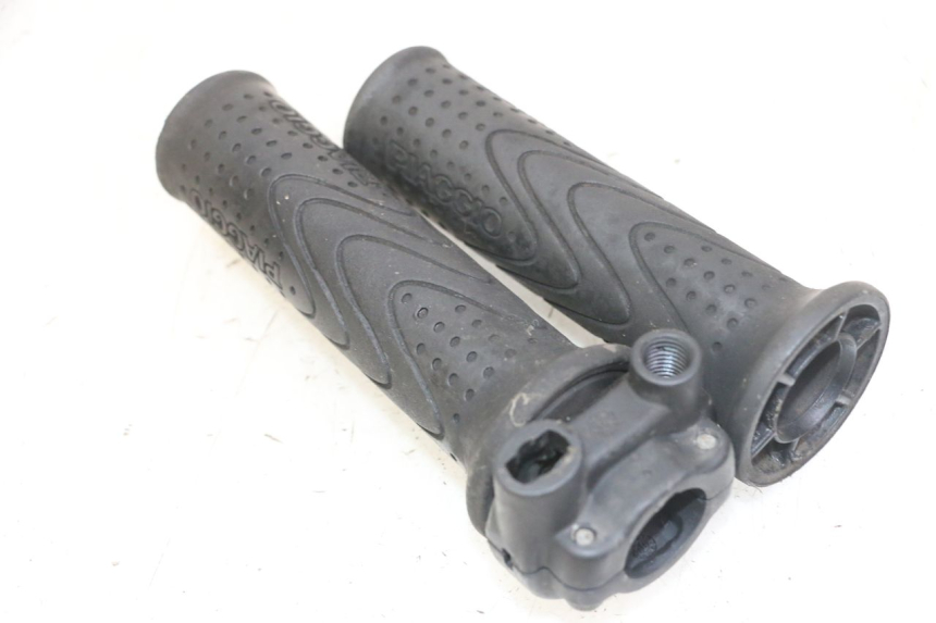 photo de POIGNEE ACCELERATEUR PIAGGIO MP3 LT 300 (2010 - 2016) - Détail de la pièce