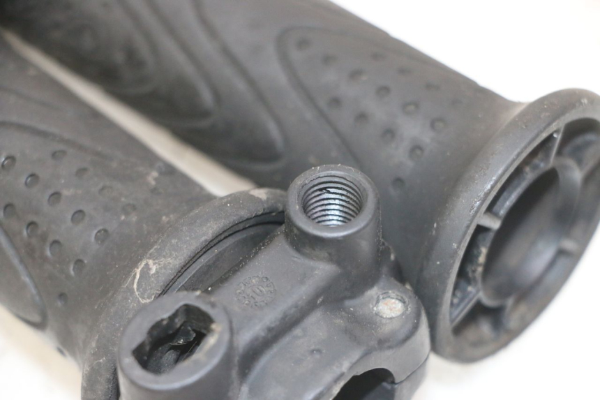 photo de POIGNEE ACCELERATEUR PIAGGIO MP3 LT 300 (2010 - 2016) - Zoom état d’usage