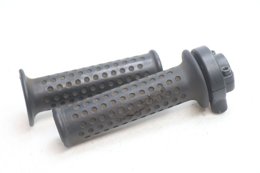 photo de POIGNEE ACCELERATEUR PIAGGIO MP3 LT 400 (2007 - 2012) - Autre angle de vue