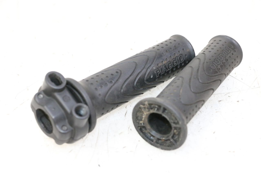 photo de POIGNEE ACCELERATEUR PIAGGIO MP3 500 (2011 - 2015)