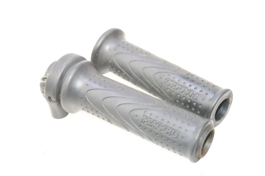 photo de POIGNEE ACCELERATEUR PIAGGIO MP3 500 (2011 - 2015) - Points de fixation