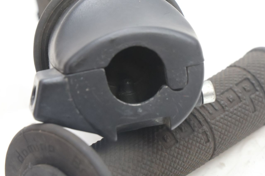photo de POIGNEE ACCELERATEUR RIEJU MRT PRO SUPERMOTARD 50 (2007 - 2018) - Zoom état d’usage