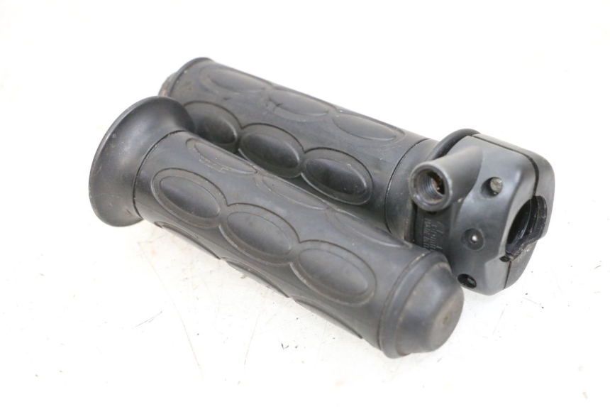 photo de POIGNEE ACCELERATEUR YAMAHA NEO'S NEOS 2T 50 (1998 - 2007) - Zoom état d’usage