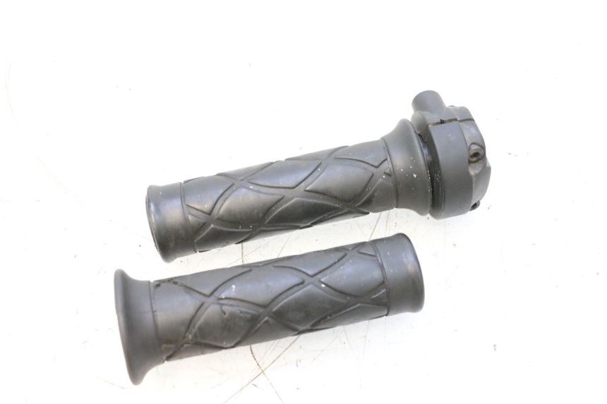 photo de POIGNEE ACCELERATEUR YAMAHA NEOS NEO'S 4T 50 (2008 - 2016) - Gros plan technique