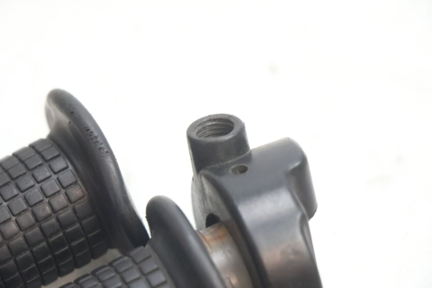 photo de POIGNEE ACCELERATEUR KYMCO LIKE 4T 50 (2019 - 2025) - Vue d’ensemble