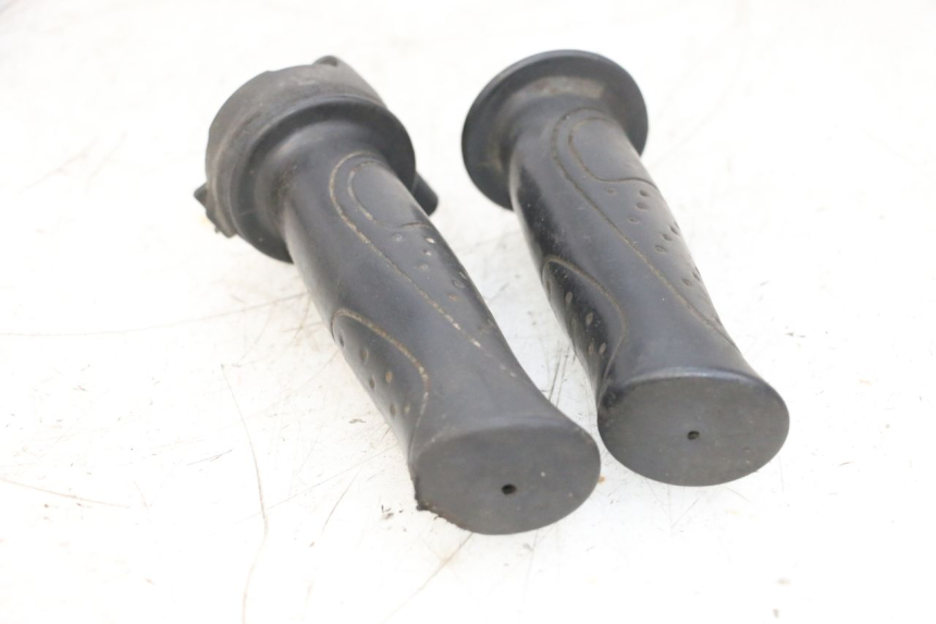 photo de POIGNEE ACCELERATEUR SYM ORBIT 2 4T 50 (2008 - 2017) - Vue d’ensemble