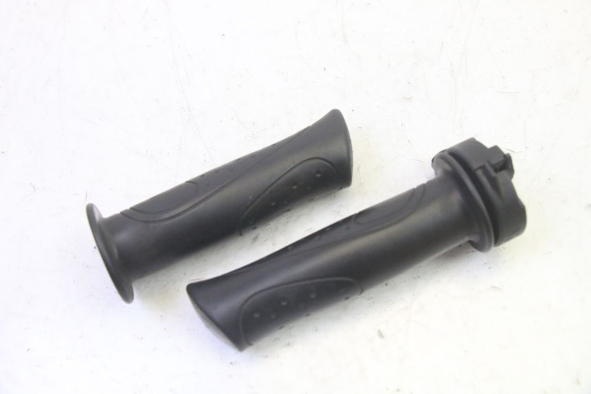 photo de POIGNEE ACCELERATEUR SYM ORBIT III 3 4T 50 (2021 - 2025) - Détail de la pièce