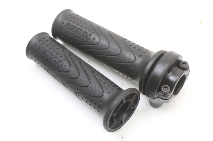 photo de POIGNEE ACCELERATEUR PIAGGIO MP3 500 (2011 - 2015)