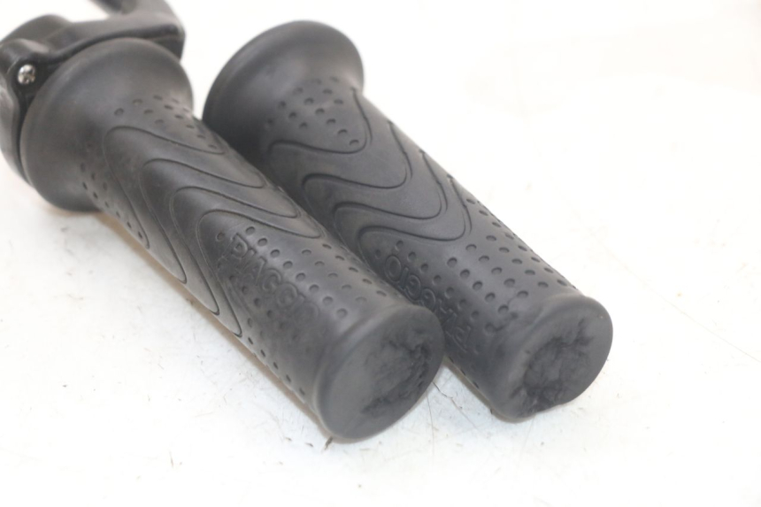 photo de POIGNEE ACCELERATEUR PIAGGIO NEW TYPHOON 50 (2010 - 2017)