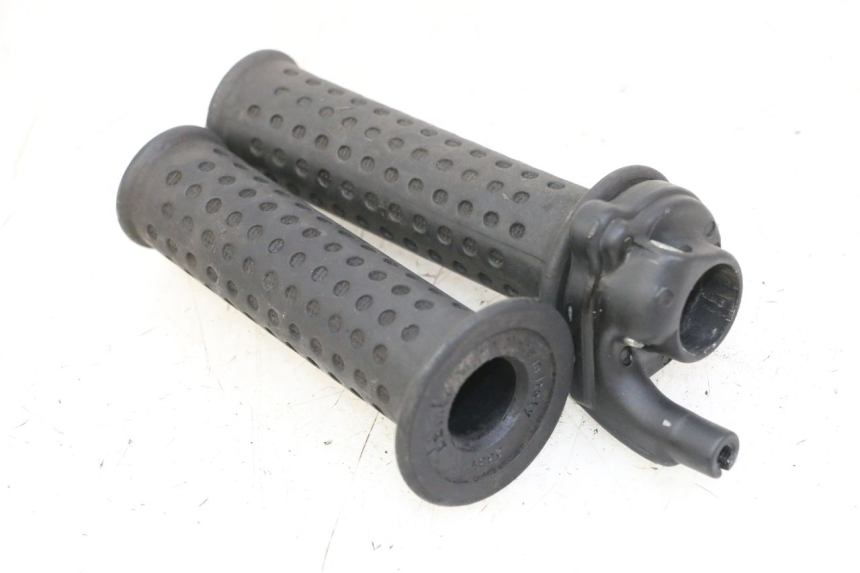 photo de POIGNEE ACCELERATEUR PIAGGIO VESPA GRANTURISMO 200 (2004 - 2005)