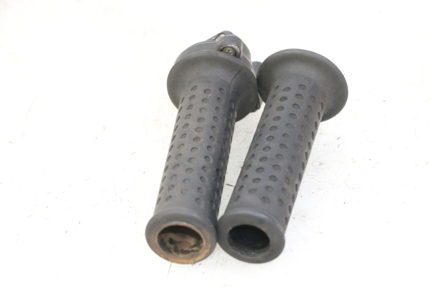 photo de POIGNEE ACCELERATEUR PIAGGIO VESPA GRANTURISMO 200 (2004 - 2005)