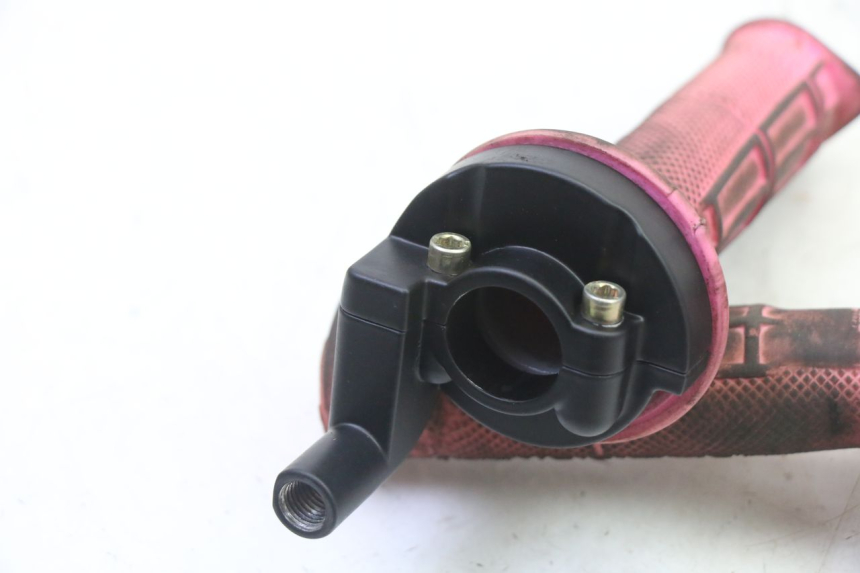 photo de POIGNEE ACCELERATEUR APOLLO RFZ 150
