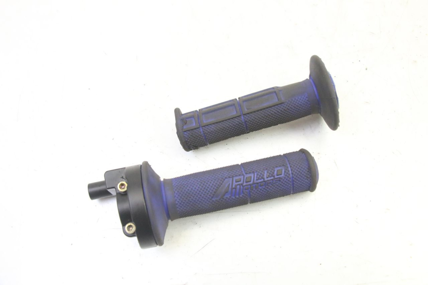 photo de POIGNEE ACCELERATEUR APOLLO RFZ 125