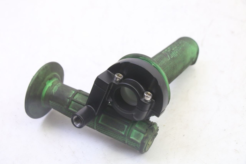 photo de POIGNEE ACCELERATEUR APOLLO RFZ 125