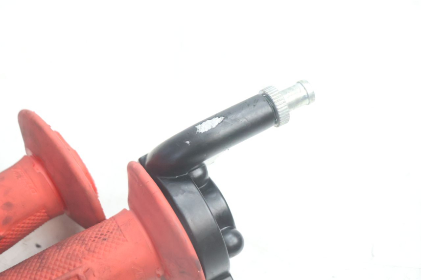 photo de POIGNEE ACCELERATEUR APOLLO RFZ 125 - État de surface