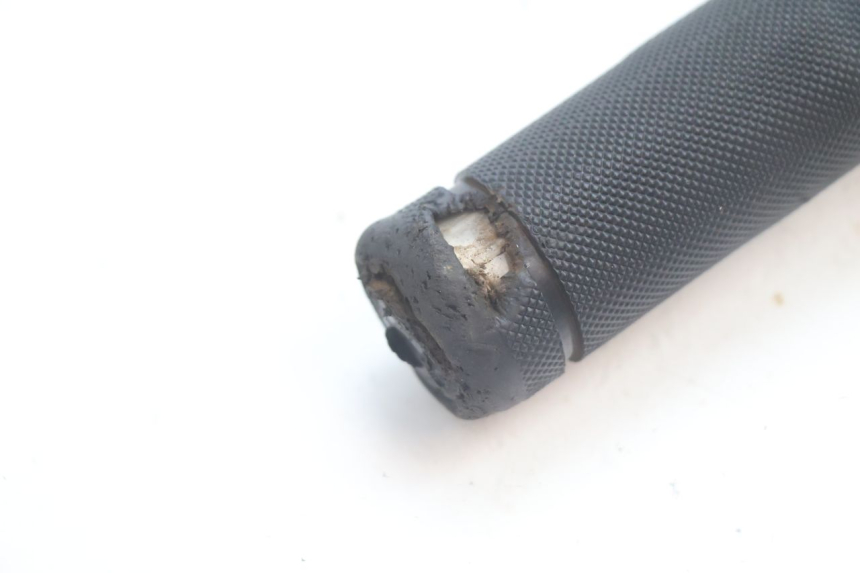 photo de POIGNEE ACCELERATEUR APOLLO RFZ 140 - État de surface