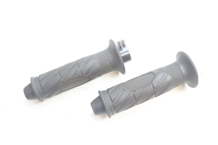 photo de POIGNEE ACCELERATEUR TNT MOTOR ROMA 12' 2T 50 (2007 - 2018) - Autre angle de vue