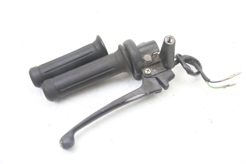 photo de POIGNEE ACCELERATEUR HONDA SCV LEAD 100 (2003 - 2007) - Gros plan technique