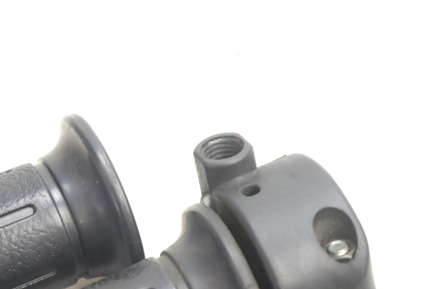 photo de POIGNEE ACCELERATEUR HONDA SH 125 (2001 - 2003) - Vue d’ensemble