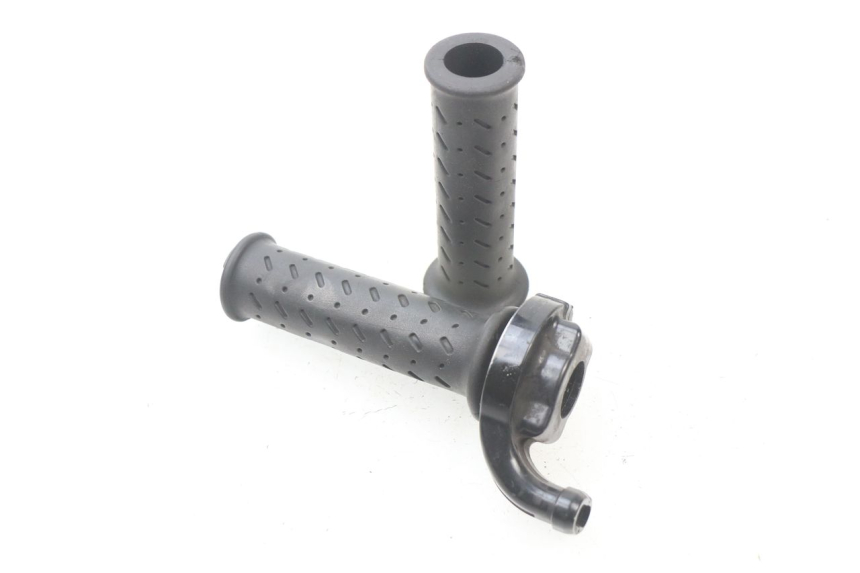 photo de POIGNEE ACCELERATEUR TRIUMPH SPEED TRIPLE 1050 (2005 - 2007) - Vue principale