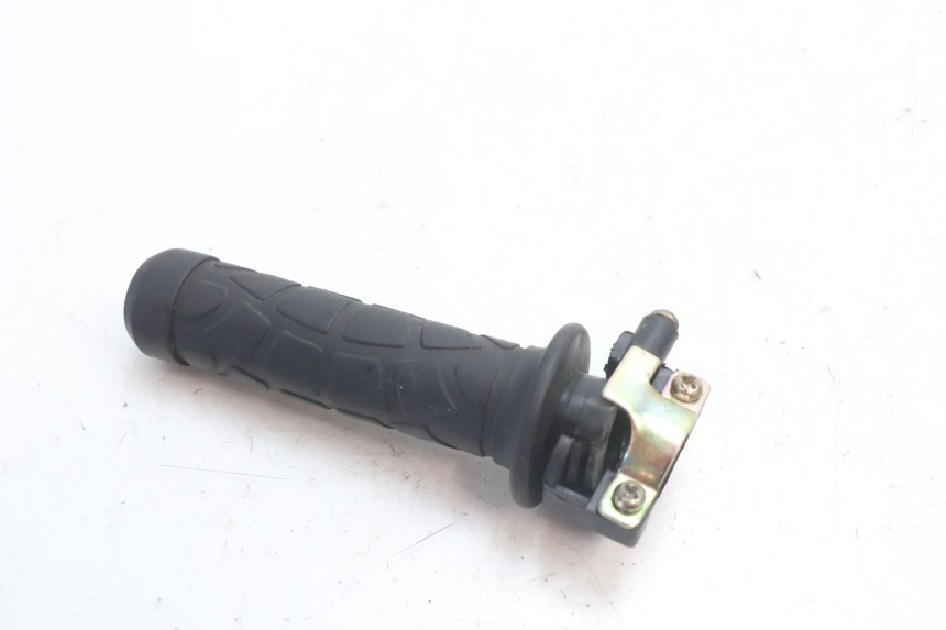 photo de POIGNEE ACCELERATEUR VASTRO STREET S 50 (2016 - 2021) - Zoom état d’usage