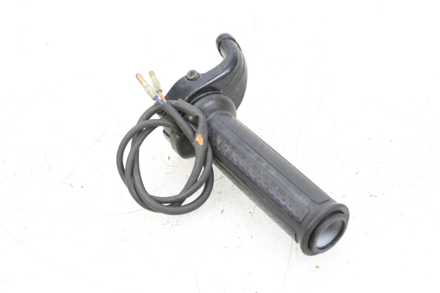 photo de POIGNEE ACCELERATEUR YAMAHA TDM ABS 900 (2002 - 2014) - Zoom état d’usage