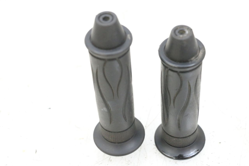 photo de POIGNEE ACCELERATEUR NECO TEMPO 4T 50 (2022 - 2026) - Zoom état d’usage