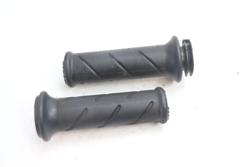 photo de POIGNEE ACCELERATEUR PEUGEOT TREKKER TKR 50 (2005 - 2014) - Autre angle de vue
