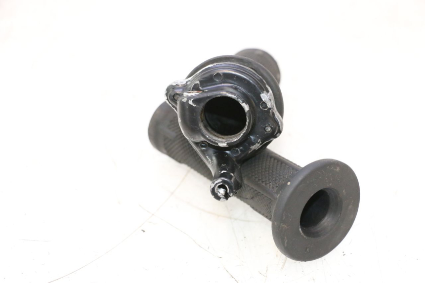 photo de POIGNEE ACCELERATEUR PIAGGIO TYPHOON 50 (2000 - 2009) - Autre angle de vue